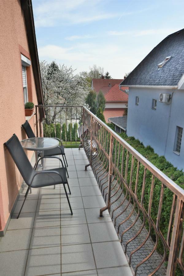 Szecsenyi Apartman Hévíz 外观 照片